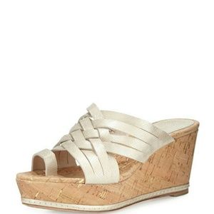 Donald J. Pliner Platino Textured Metallic…